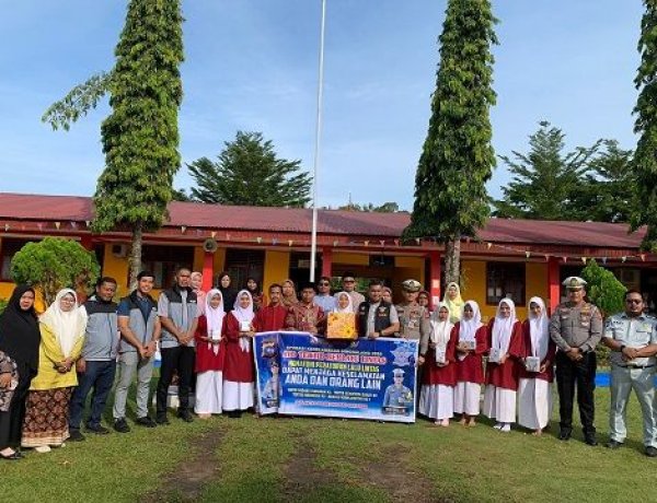 Jasa Raharja Sumbar Edukasi Siswa SMAN 1 VII Koto Sungai Sariak, Kenalkan Kesamsatan dan Aplikasi JR Safety Road